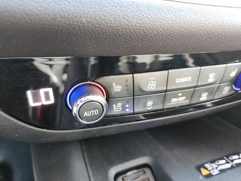Used 2020 Buick Enclave Avenir w/ Avenir Technology Package AWD/4WD image 10