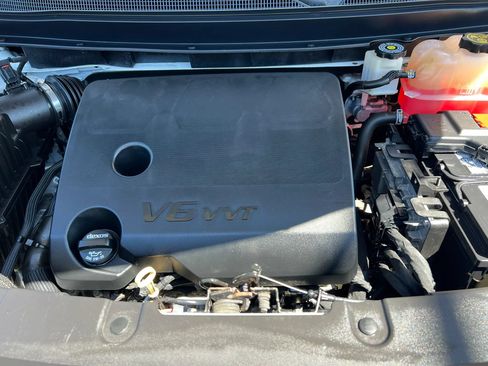 Used 2019 Chevrolet Traverse LS FWD image 34