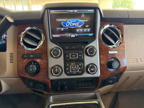 Used 2015 Ford F250 King Ranch w/ FX4 Off-Road Package AWD/4WD image 18