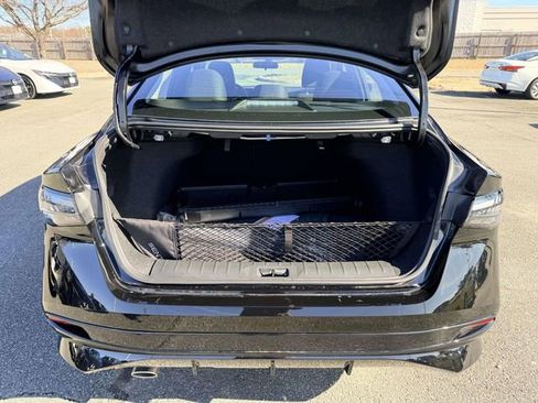 New 2026 Nissan Sentra SR w/ Floor Mat Package image 12