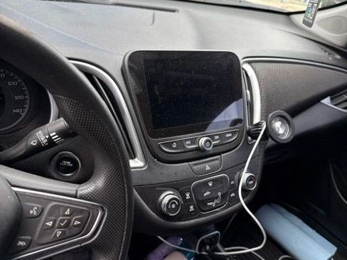 Used 2019 Chevrolet Malibu LS FWD image 8