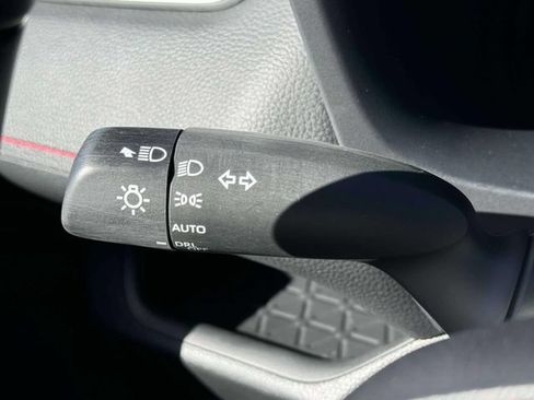 Used 2022 Toyota RAV4 SE w/ Weather & Moonroof Package AWD/4WD image 24