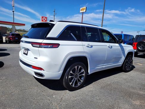 New 2025 Jeep Grand Cherokee Overland image 10