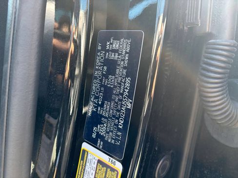 Used 2025 Kia Soul LX w/ LX Technology Package FWD image 27