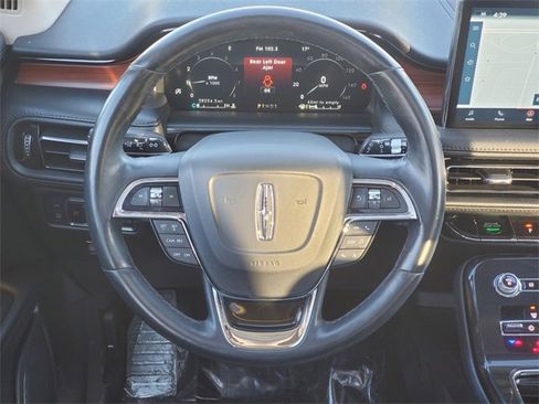 Certified 2022 Lincoln Nautilus Reserve image 27