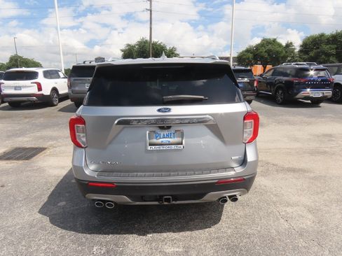 Used 2020 Ford Explorer Platinum w/ Premium Technology Package AWD/4WD image 13