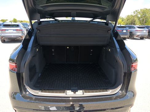 New 2026 Jaguar F-PACE R-Dynamic S image 8