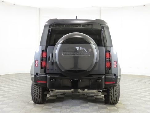 Used 2024 Land Rover Defender 110 X-Dynamic SE image 6