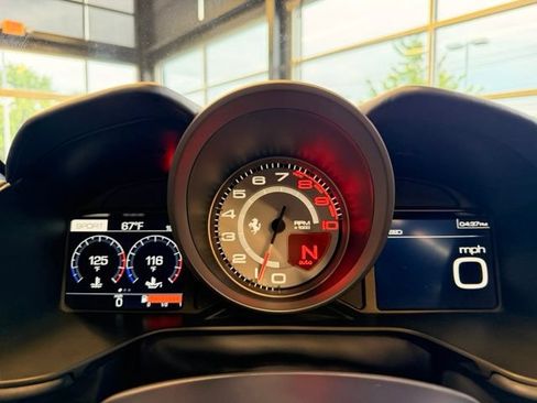 Used 2019 Ferrari Portofino RWD image 23
