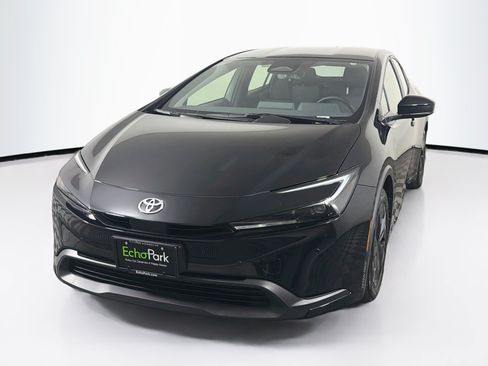 Used 2026 Toyota Prius LE FWD image 3