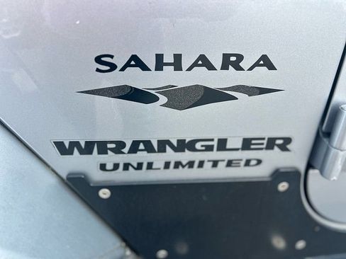 Used 2014 Jeep Wrangler Unlimited Sahara w/ Max Tow Package image 9