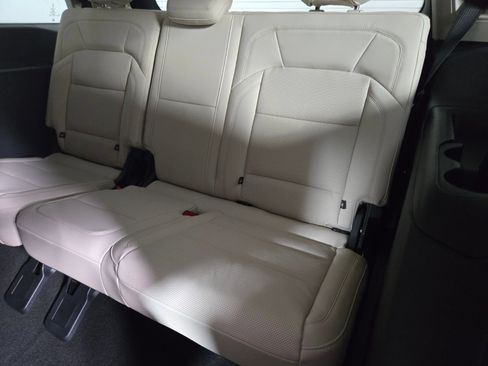 New 2027 Lincoln Navigator Premiere AWD/4WD image 14