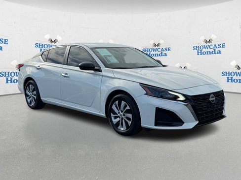 Used 2025 Nissan Altima 2.5 S image 9