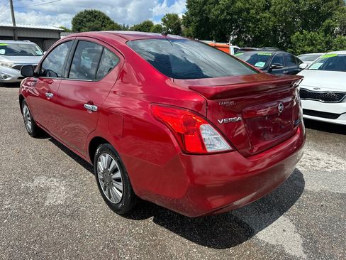 Used 2014 Nissan Versa SV FWD image 4