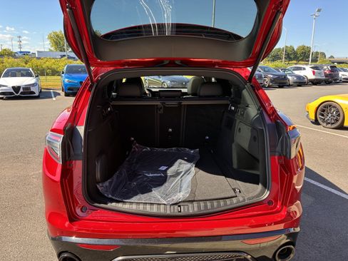 New 2025 Alfa Romeo Stelvio Sprint image 29