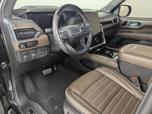 Used 2025 GMC Yukon Denali Ultimate image 12