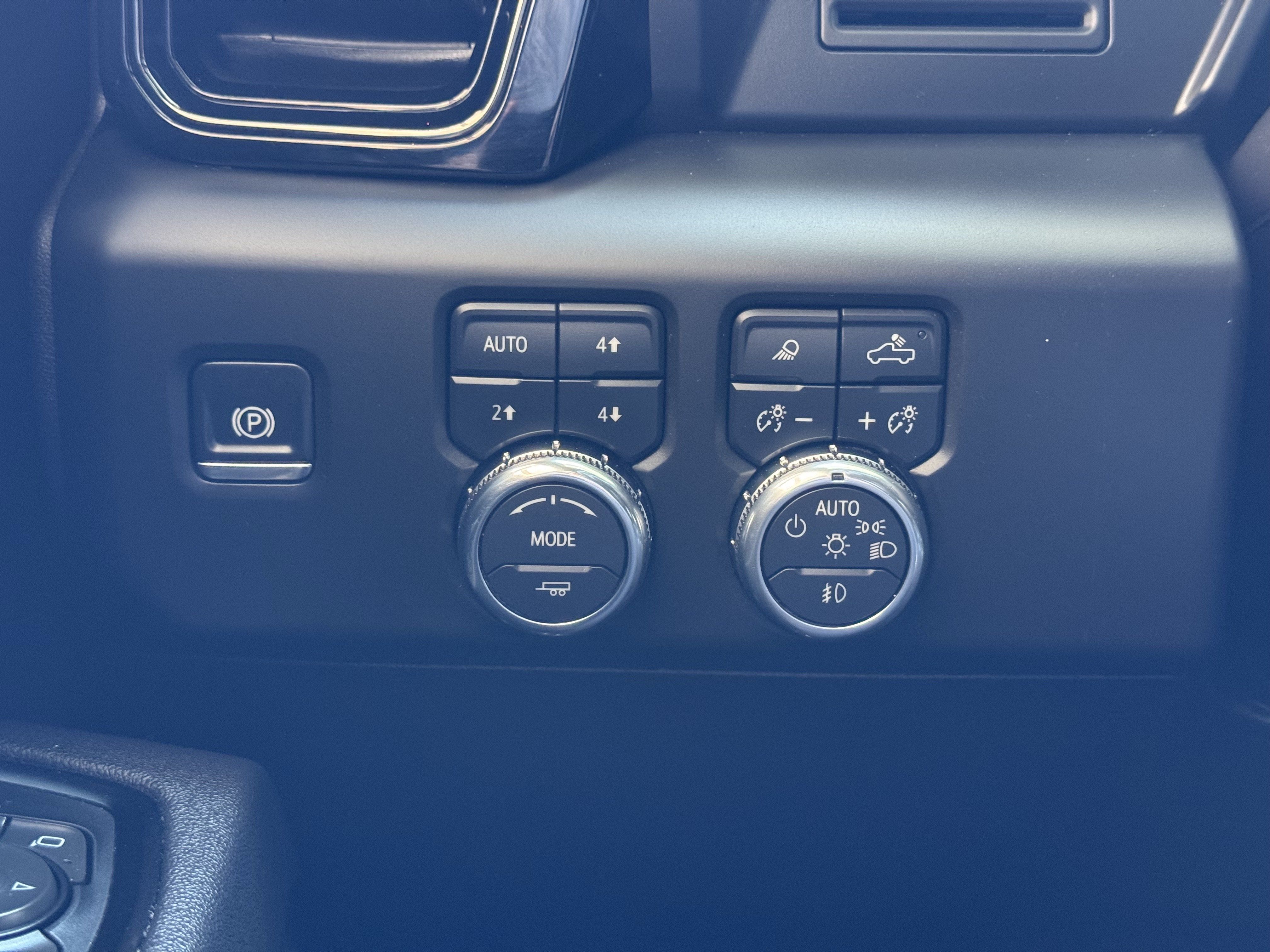 Certified 2025 GMC Sierra 1500 AT4 AWD/4WD image 33