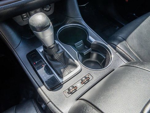 Used 2019 Toyota Highlander Limited image 26