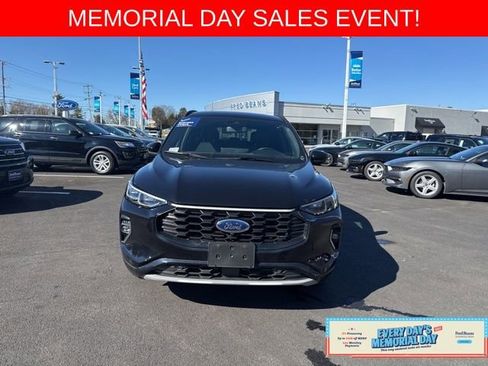 Certified 2023 Ford Escape ST-Line Elite AWD/4WD image 2
