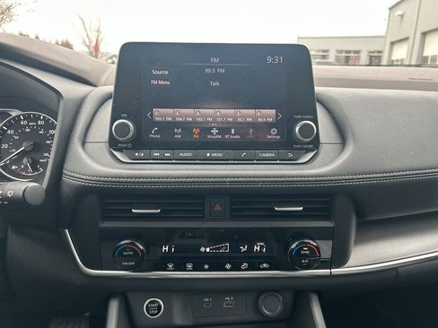 Used 2023 Nissan Rogue SV image 13