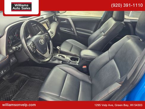 Used 2017 Toyota RAV4 SE image 12