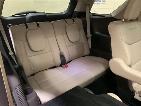 Certified 2023 Ford Explorer Platinum w/ Technology Package image 17