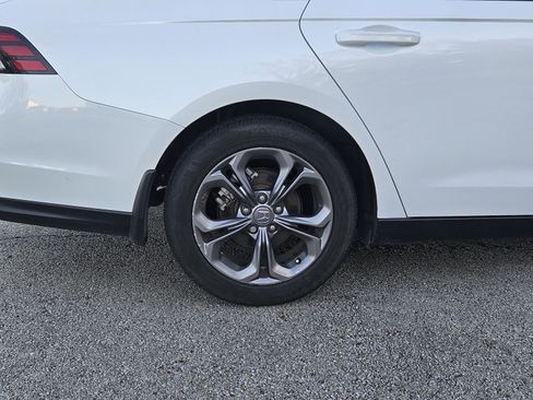 Used 2023 Honda Accord EX image 7