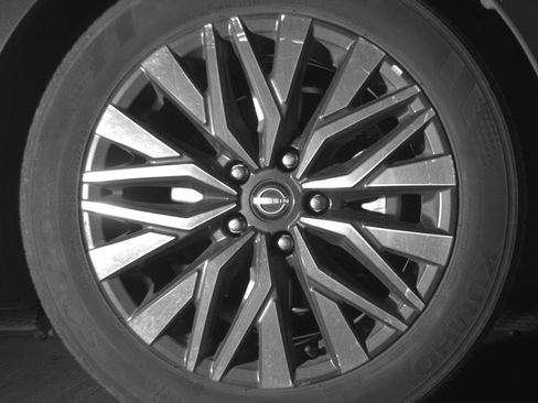 Used 2025 Nissan Altima 2.5 SV image 13