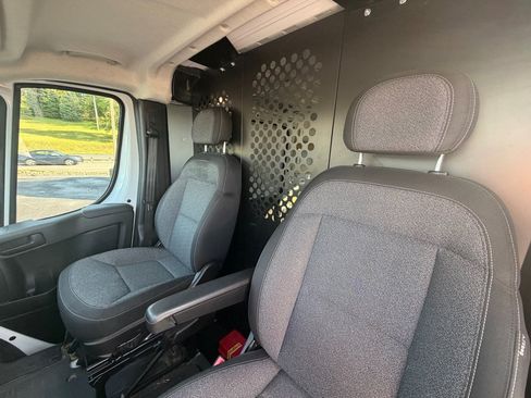 Used 2025 RAM ProMaster 2500 w/ U-Haul Equipment Group FWD image 14