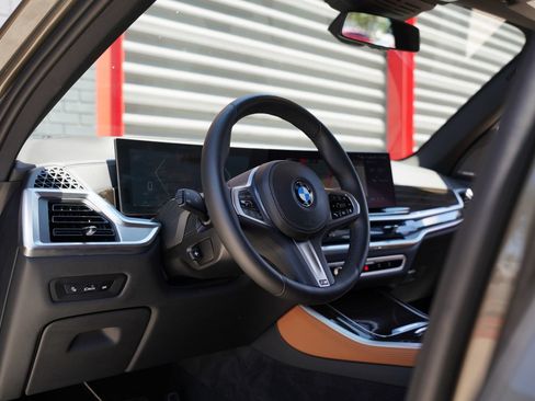 Used 2025 BMW X5 sDrive40i w/ M Sport Package RWD image 14