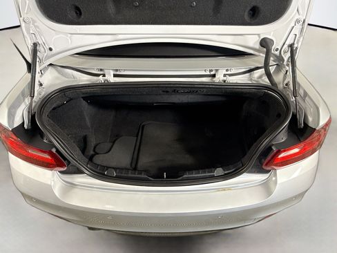 Used 2016 BMW M235i Convertible image 33