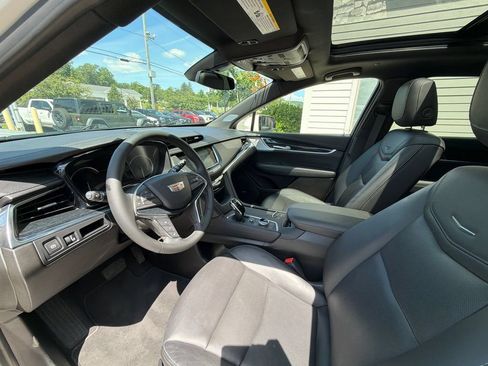 Used 2025 Cadillac XT5 Premium Luxury AWD/4WD image 13