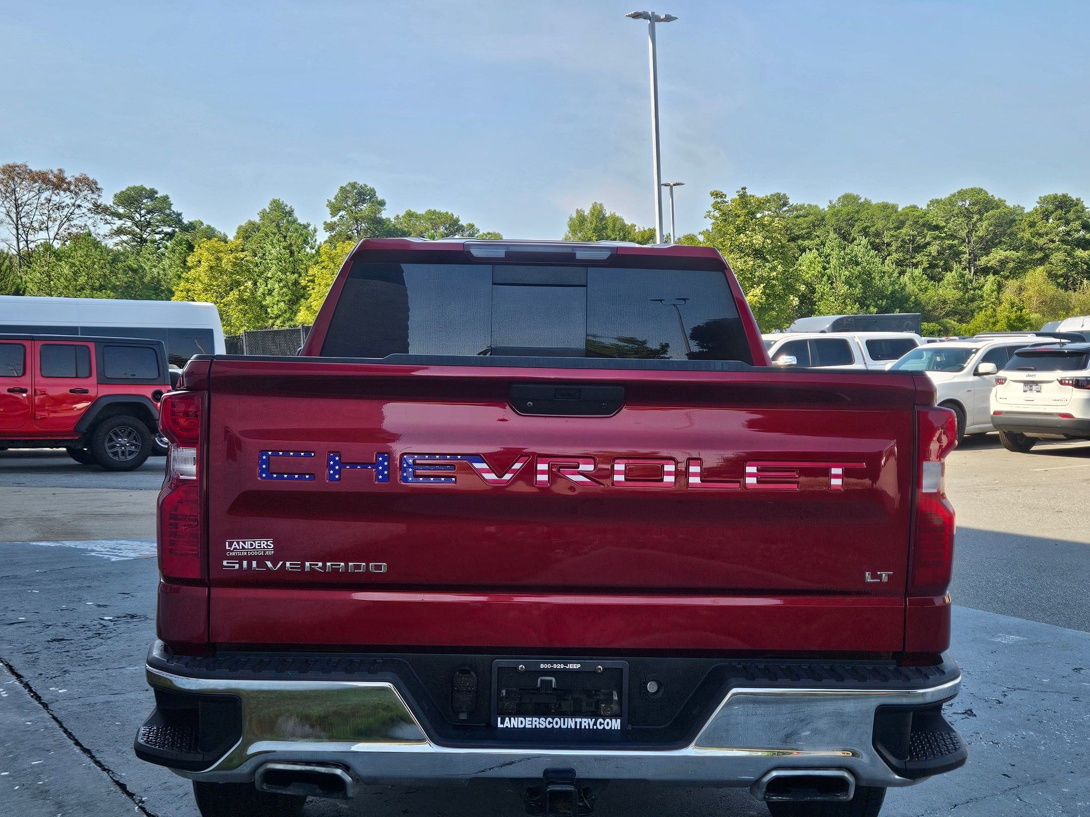 Used 2021 Chevrolet Silverado 1500 LT w/ Z71 Off-Road Package AWD/4WD image 6
