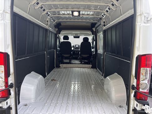 Used 2026 RAM ProMaster 2500 w/ Convenience Group FWD image 10