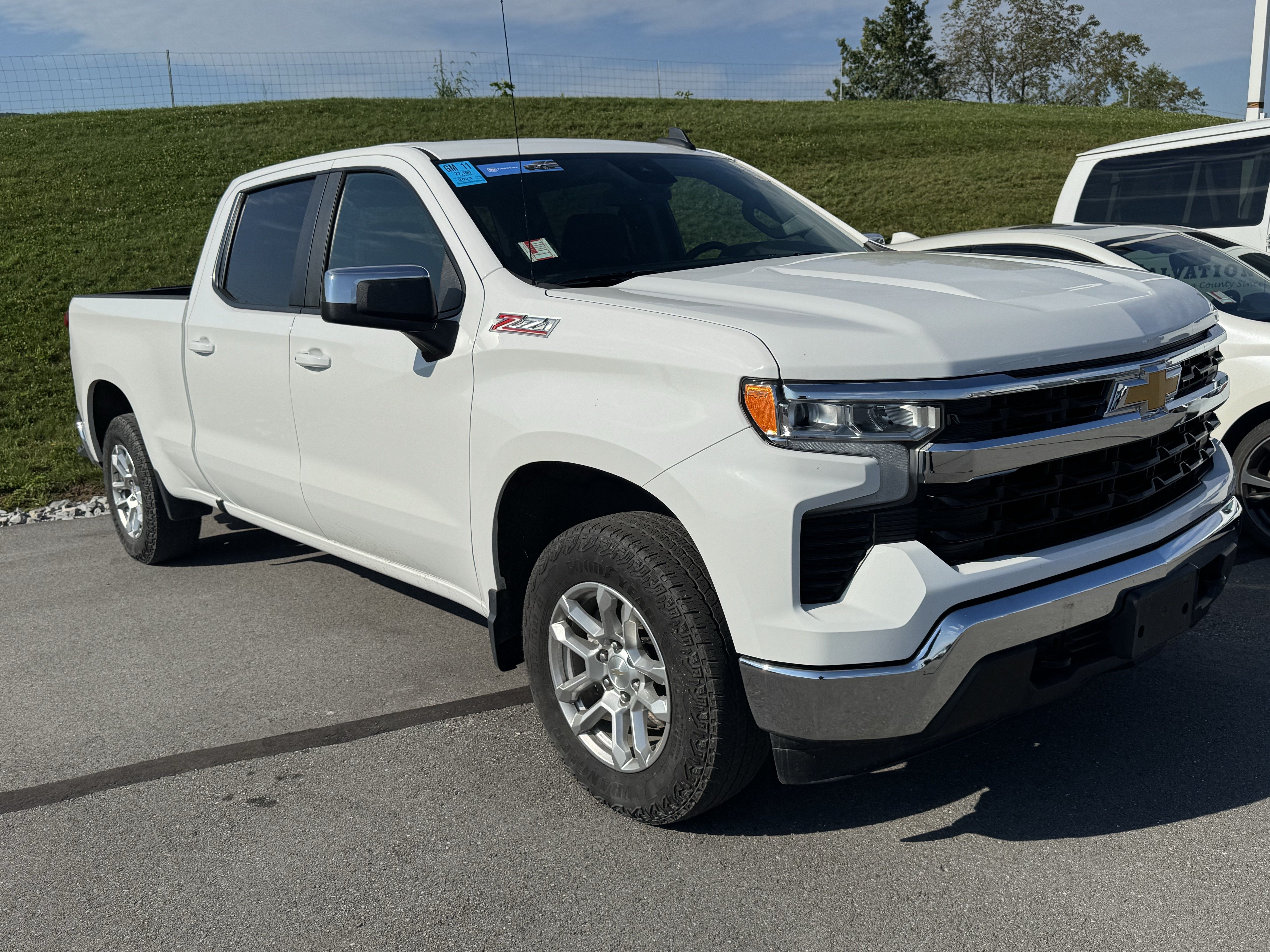 Used 2023 Chevrolet Silverado 1500 LT AWD/4WD image 1