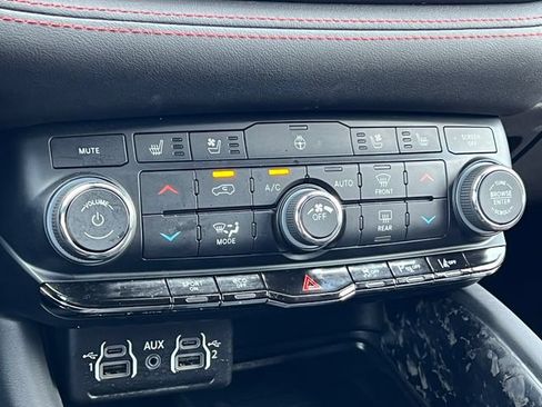 Used 2024 Dodge Durango R/T AWD/4WD image 36
