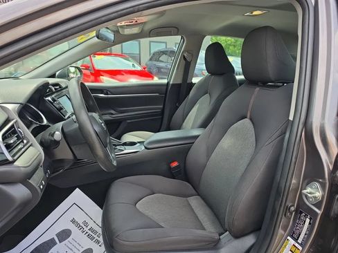 Used 2019 Toyota Camry LE w/ Carpet Mat Package FWD image 13