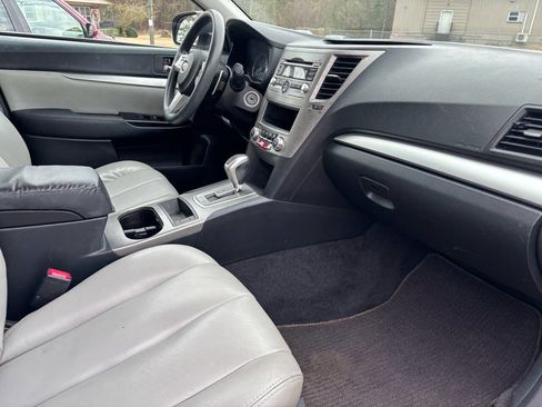 Used 2011 Subaru Outback 2.5i image 27