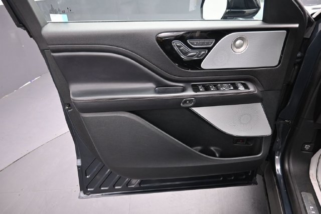 Used 2021 Lincoln Aviator Reserve w/ Equipment Group 202A AWD/4WD image 20