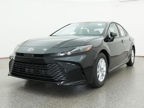 New 2026 Toyota Camry LE FWD image 32