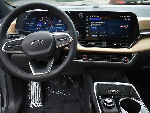 New 2026 Chevrolet Equinox ACTIV AWD/4WD image 13