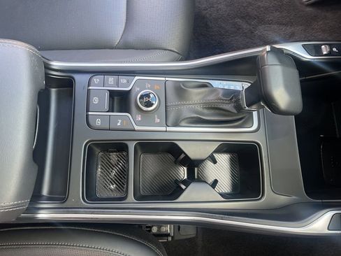 Certified 2025 Kia Sorento S w/ Panoramic Sunroof Package image 24