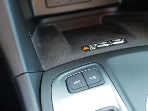 Used 2020 Chevrolet Equinox Premier image 32