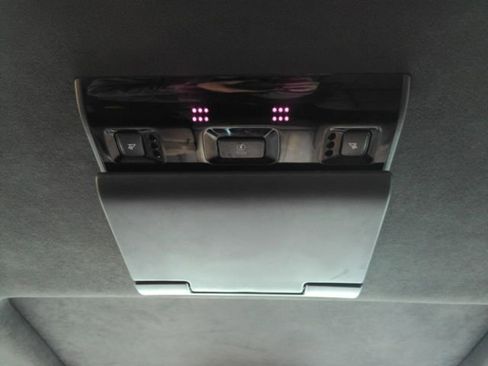 Used 2019 Cadillac Escalade Platinum image 36