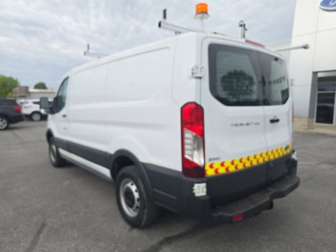 Used 2016 Ford Transit 250 130 Low Roof RWD image 17