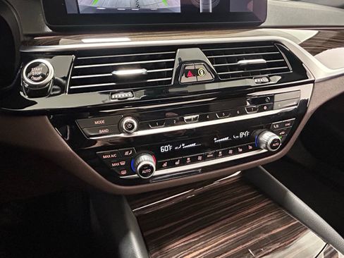 Used 2023 BMW 540i xDrive w/ Premium Package image 20