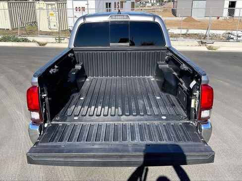 Certified 2020 Toyota Tacoma SR5 image 17