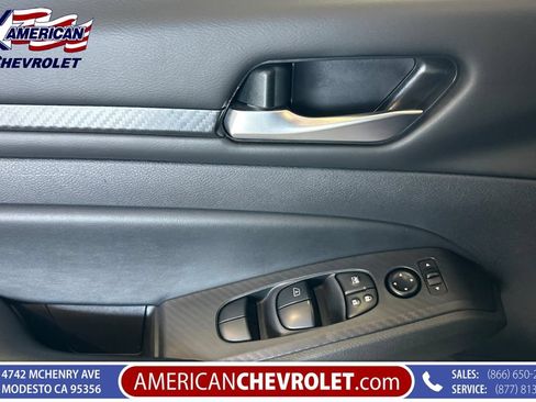 Used 2025 Nissan Altima 2.5 SV FWD image 11