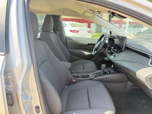 Used 2025 Toyota Corolla LE FWD image 27
