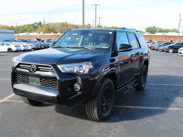 Certified 2021 Toyota 4Runner SR5 Premium w/ Moonroof Package AWD/4WD image 2
